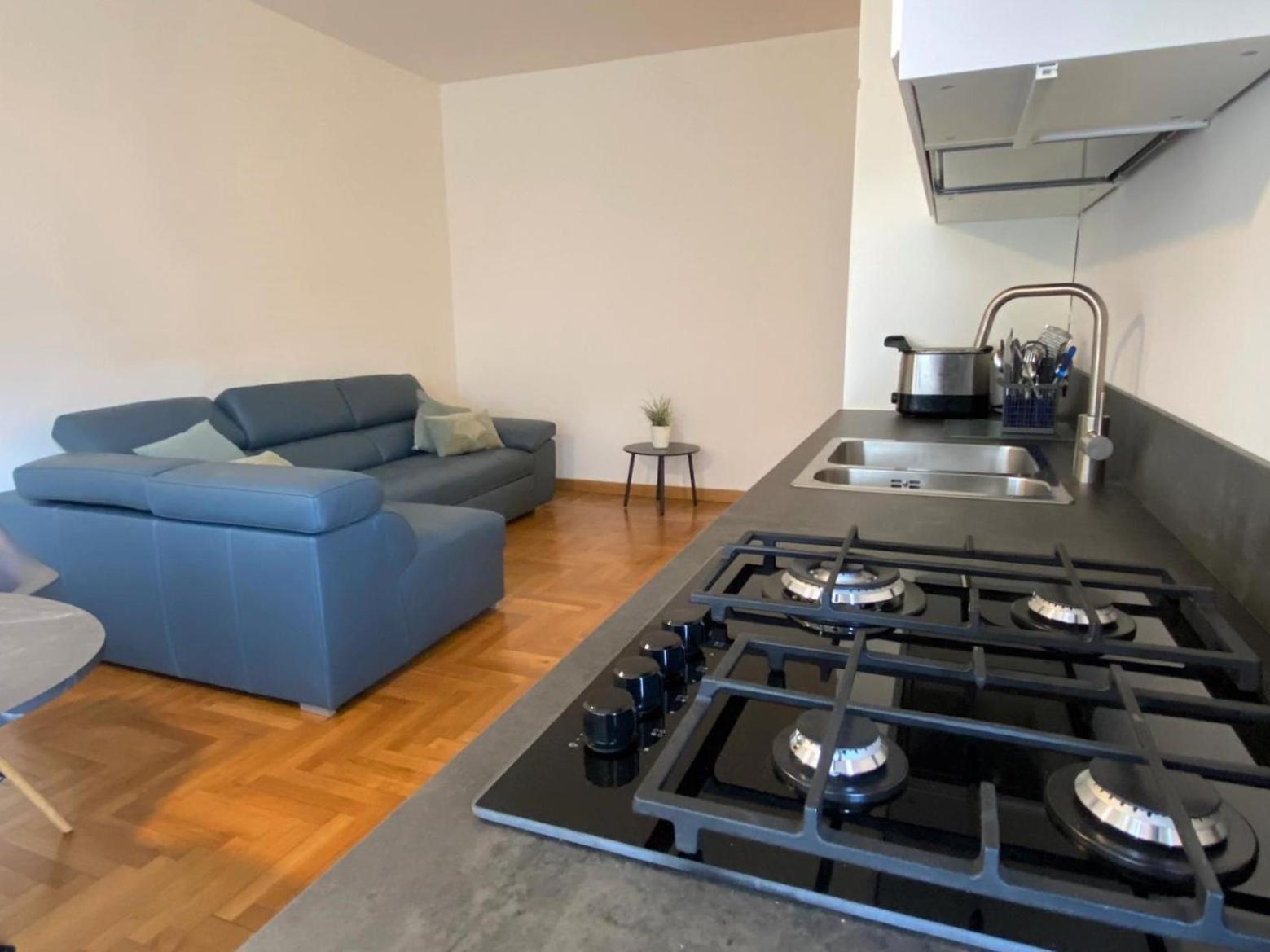 The Little Duck - Modern Apartment With Balcony كومو المظهر الخارجي الصورة