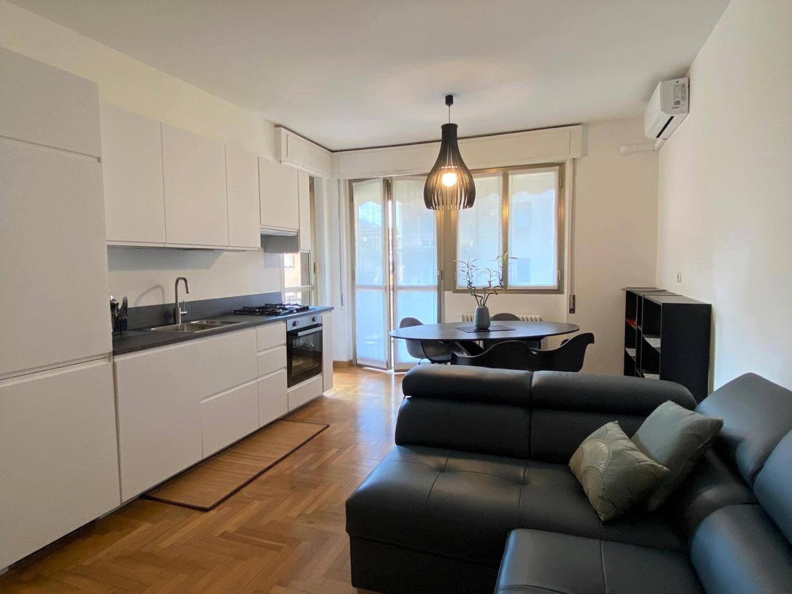 The Little Duck - Modern Apartment With Balcony كومو المظهر الخارجي الصورة